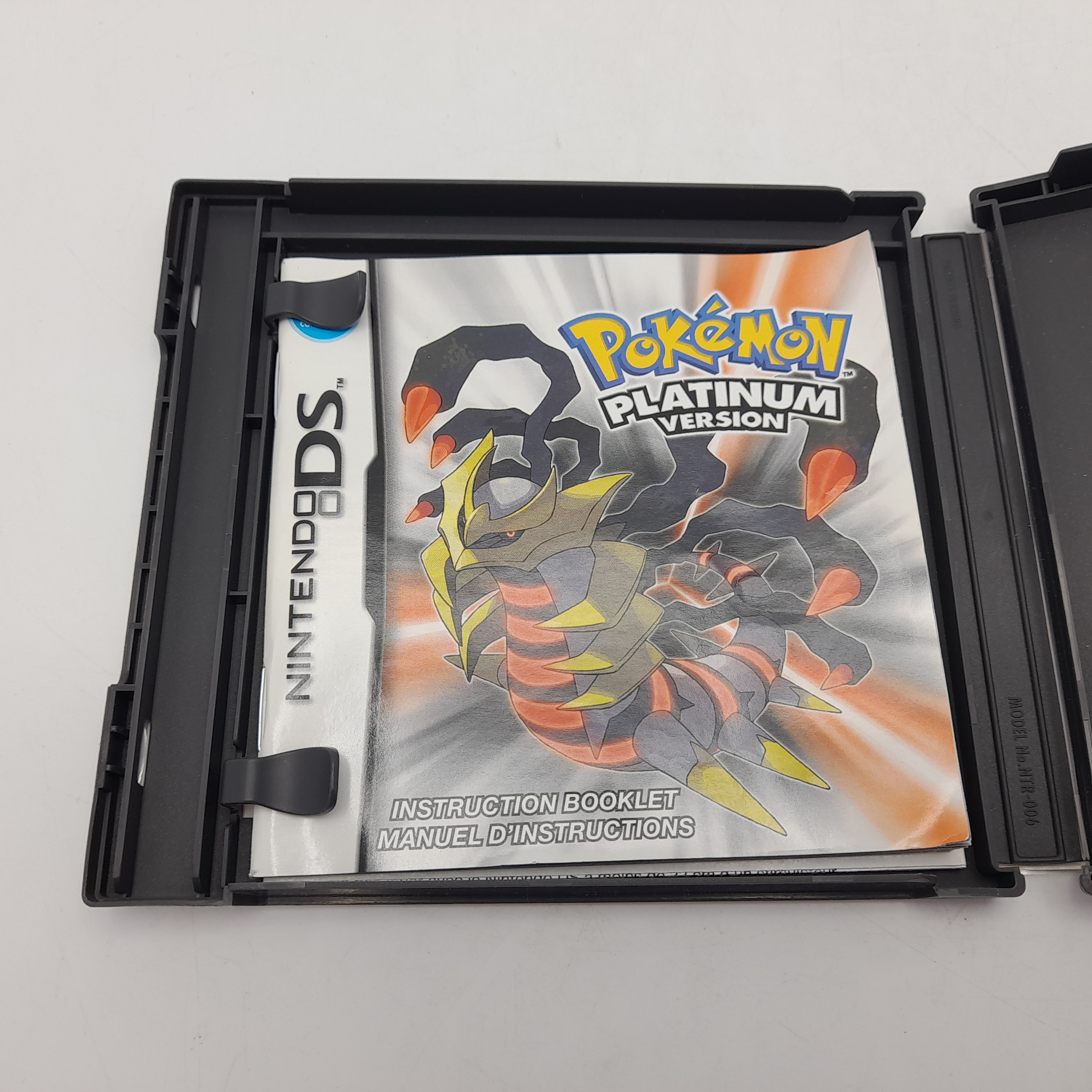 Foto van Pokémon Platinum Version (NA)