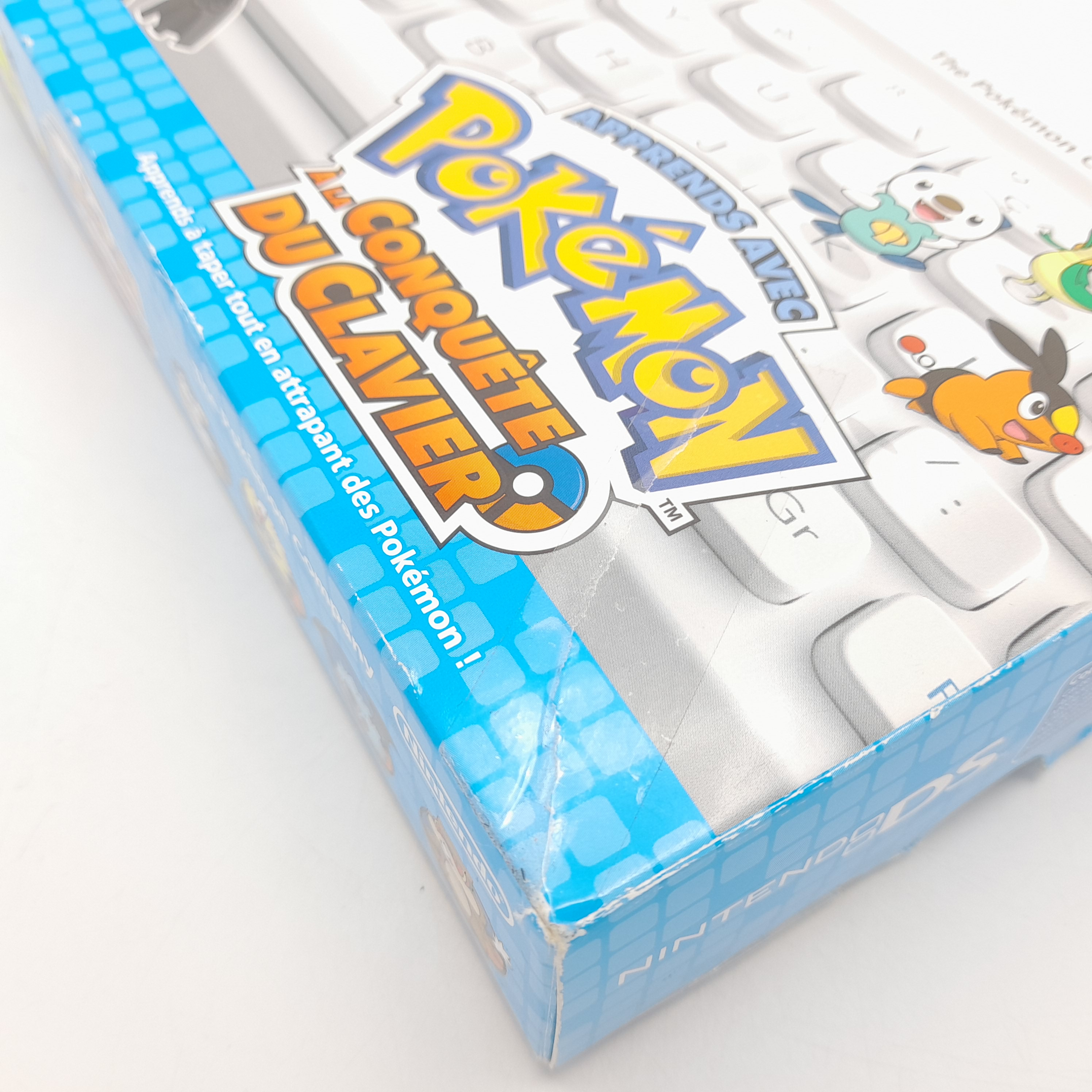 Foto van Learn With Pokémon: Typing Adventure & Nintendo Wireless Keyboard & DS Stand & in Doos - Franstalig