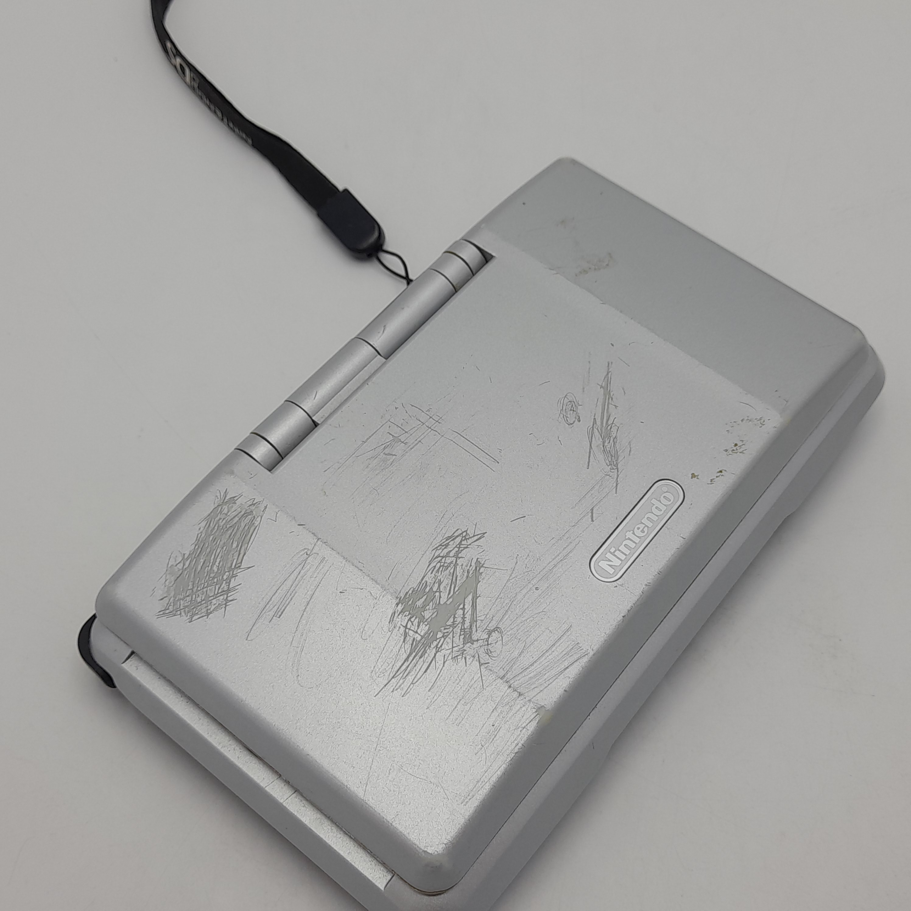 Foto van Nintendo DS Titanium - Nette Staat